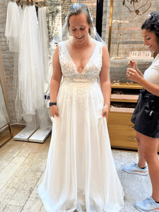 Louvienne 'Elodie' wedding dress size-10 NEW