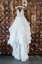 Load image into Gallery viewer,  &#39;n/a&#39; wedding dress size-04 PREOWNED
