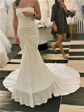 Load image into Gallery viewer, Vera Wang &#39;Delphine&#39; wedding dress size-02 NEW

