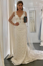 Load image into Gallery viewer, Laudae &#39;Jasmine gown&#39; wedding dress size-08 NEW
