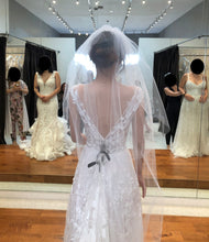 Load image into Gallery viewer, Daria Karlozi &#39;08078.00.17 Headstrong Begonia&#39; wedding dress size-00 SAMPLE
