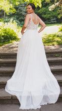 Load image into Gallery viewer, Julian Eve &#39;JE360&#39; wedding dress size-06 PREOWNED
