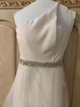Load image into Gallery viewer, Romona Keveza &#39;RK5400&#39; wedding dress size-06 NEW
