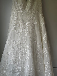 Lis simon 'The Madilyn' wedding dress size-16 NEW