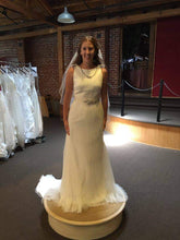 Load image into Gallery viewer, Rosa Clara &#39;6k117&#39; wedding dress size-06 SAMPLE
