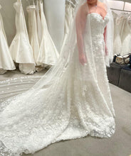 Load image into Gallery viewer, Sareh Nouri &#39;Messina&#39; wedding dress size-12 NEW
