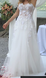 Jinza Jin 'Natalya' size 2 used wedding dress front view on bride