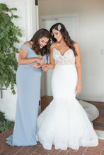 Load image into Gallery viewer, Enzoani &#39;Naya&#39; wedding dress size-10 PREOWNED
