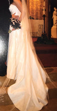 Load image into Gallery viewer, Demetrios &#39;3002&#39; wedding dress size-10 PREOWNED
