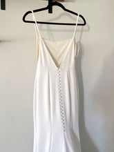 Load image into Gallery viewer, Alyssa Kristin &#39;Natalie&#39; wedding dress size-02 PREOWNED
