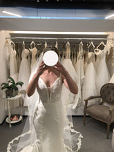 Load image into Gallery viewer, Amsale &#39;Britt&#39; wedding dress size-08 NEW
