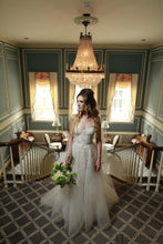 Load image into Gallery viewer, Monique Lhuiller &#39;Creme Brulee&#39; - Monique Lhuillier - Nearly Newlywed Bridal Boutique - 1
