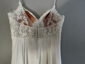 Stella York '7039' wedding dress size-18 NEW