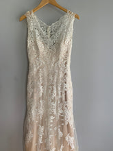 Load image into Gallery viewer, Maggie Sottero &#39;Melanie&#39; wedding dress size-06 PREOWNED
