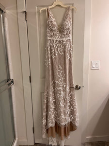 Melissa Sweet '3D leaves appliqué lace V-neck' wedding dress size-06 PREOWNED