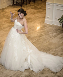 Pronovias 'Strapless Sweetheart A-Line Tulle Wedding Dress'