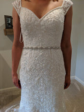 Load image into Gallery viewer, Oleg Cassini &#39;CWG807&#39; size 6 new wedding dress front view close up
