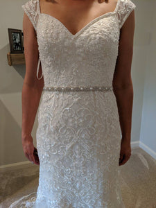 Oleg Cassini 'CWG807' size 6 new wedding dress front view close up