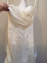 Load image into Gallery viewer, Alvina Valenta &#39;9304&#39; wedding dress size-10 SAMPLE
