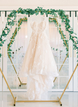 Load image into Gallery viewer, Allure Bridals &#39;C603&#39; wedding dress size-16 PREOWNED
