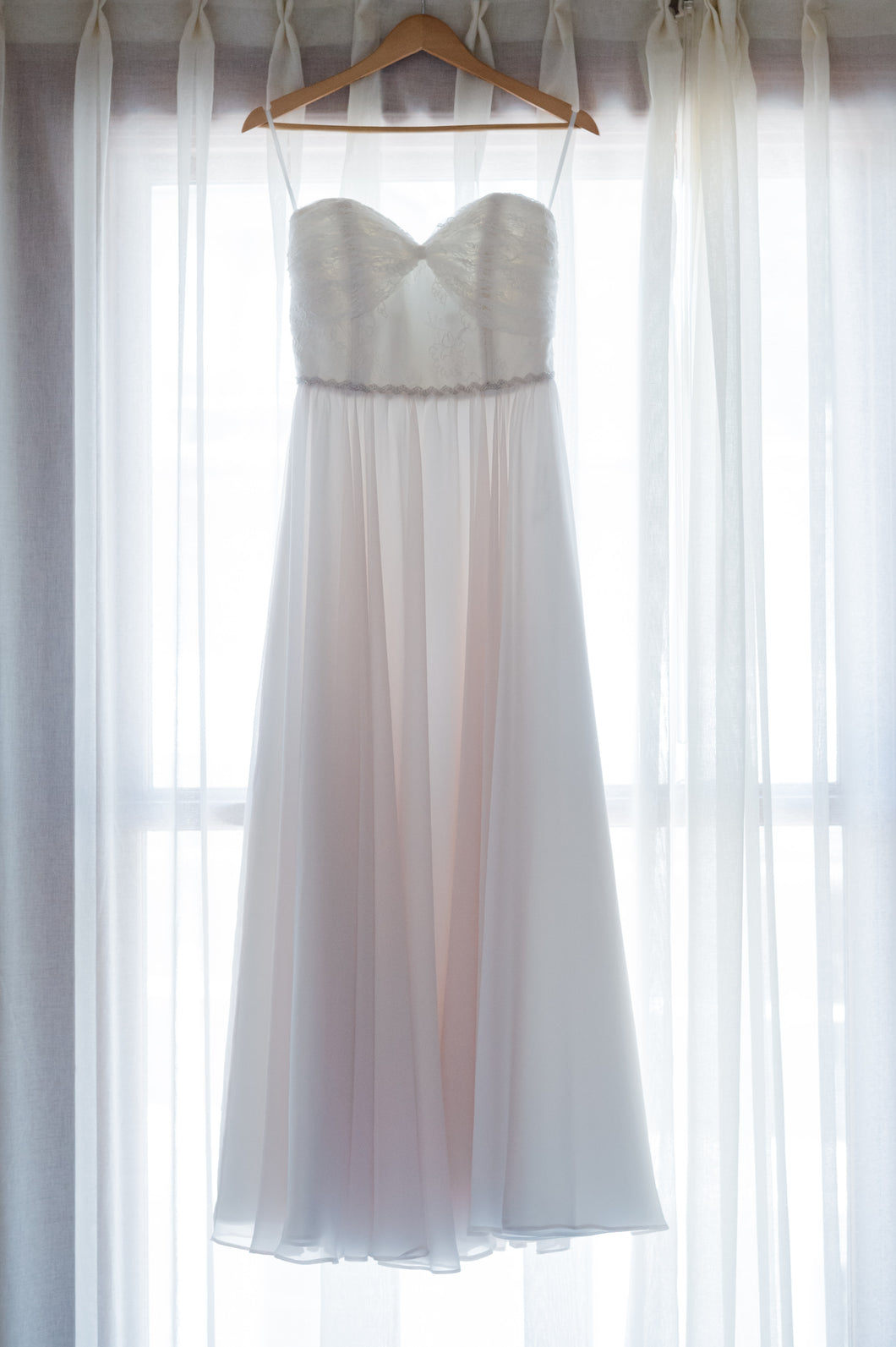 Truvelle 'Elisabeth' size 6 used wedding dress front view on hanger