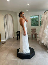 Load image into Gallery viewer, Katherine Tash  &#39;Bianca &#39; wedding dress size-06 NEW
