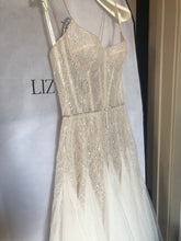 Load image into Gallery viewer, Liz martinez &#39;Flow&#39; wedding dress size-04 NEW
