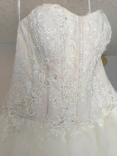 Load image into Gallery viewer, Oleg Cassini &#39;14010362&#39; wedding dress size-12 NEW
