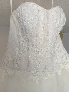 Oleg Cassini '14010362' wedding dress size-12 NEW