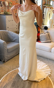 Pronovias 'Garni' wedding dress size-06 SAMPLE