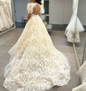 Lazaro 'Lazaro - 32257-GE 3D Ballgown' wedding dress size-10 PREOWNED