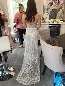 Alon Livne 'Leah' size 4 used wedding dress back view on bride