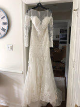 Load image into Gallery viewer, Pronovias &#39;Charlotte&#39;
