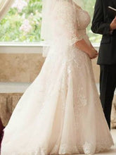 Load image into Gallery viewer, Eve Of Milady &#39;120089/4298&#39; size 20 used wedding dress side view on bride
