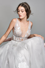 Load image into Gallery viewer, Watters &#39;Galatea 50704&#39; size 10 used wedding dress front view close up on model
