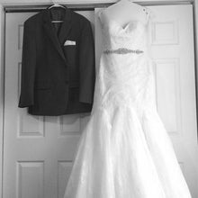 Load image into Gallery viewer,  &#39;Unknown&#39; wedding dress size-08 PREOWNED
