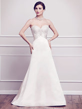 Load image into Gallery viewer, Kenneth Winston &#39;1577&#39; size 12 sample wedding dress front view on model
