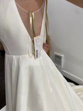 Load image into Gallery viewer, Jenny Yoo &#39;2822B&#39; wedding dress size-06 NEW
