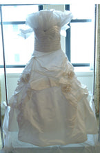 Load image into Gallery viewer, Monique Lhuillier &#39;Camelot&#39; size 8 used wedding dress front view on hanger
