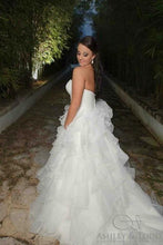 Load image into Gallery viewer, Allure Bridals &#39;8862&#39;
