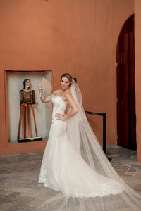 Ines Di Santo 'Elisavet' size 2 used wedding dress side view on bride