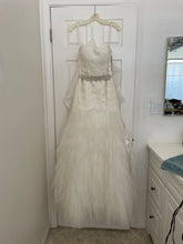 Load image into Gallery viewer, Galina Signature &#39;SWG523&#39; wedding dress size-10 SAMPLE
