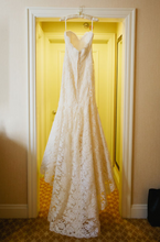 Load image into Gallery viewer, Ines Di Santo &#39;Manye/Lissome&#39; wedding dress size-08 PREOWNED
