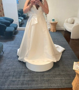 Essense of Australia 'D3586' wedding dress size-08 NEW