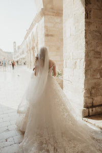 Lazaro 'Vienna Style 32100' wedding dress size-04 PREOWNED