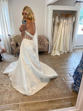 Load image into Gallery viewer, Rivini &#39;Palmer&#39; wedding dress size-02 NEW
