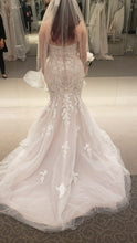 Load image into Gallery viewer, Oleg Cassini &#39;CWG912&#39; wedding dress size-10 NEW
