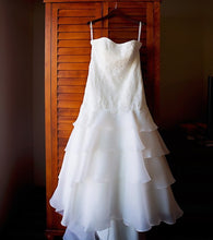 Load image into Gallery viewer, Melissa Sweet &#39;AI25080482&#39; wedding dress size-12 PREOWNED
