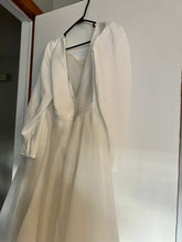Load image into Gallery viewer, Olivia Bottega &#39;Tayra&#39; wedding dress size-28 NEW
