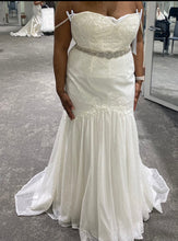 Load image into Gallery viewer, Galina Signature &#39;9SWG854 Ivory &#39; wedding dress size-16W NEW
